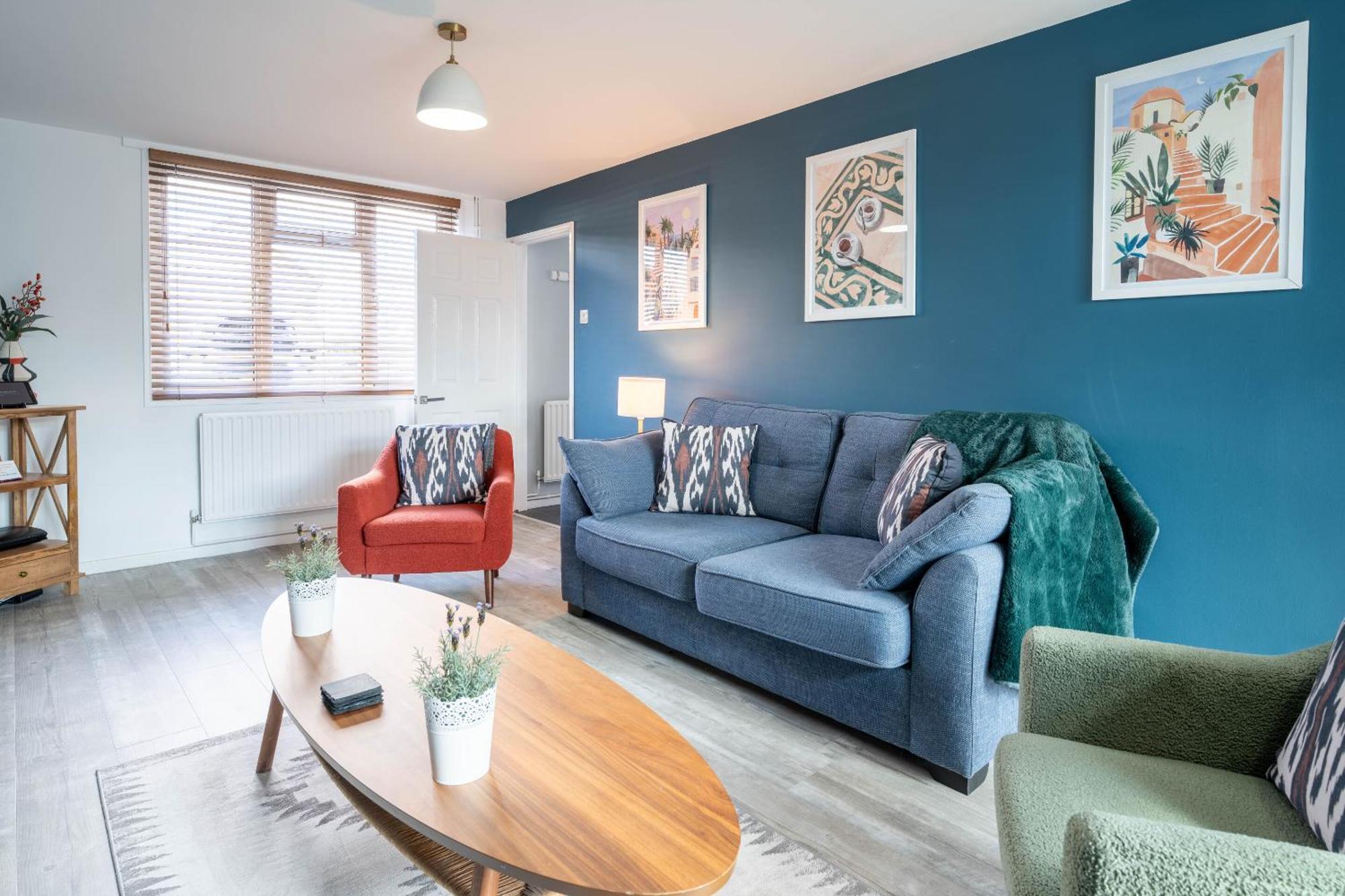 Gatwick Place - 4 Bed 2 Bath Self Contained House With Private Garden Horley Ngoại thất bức ảnh