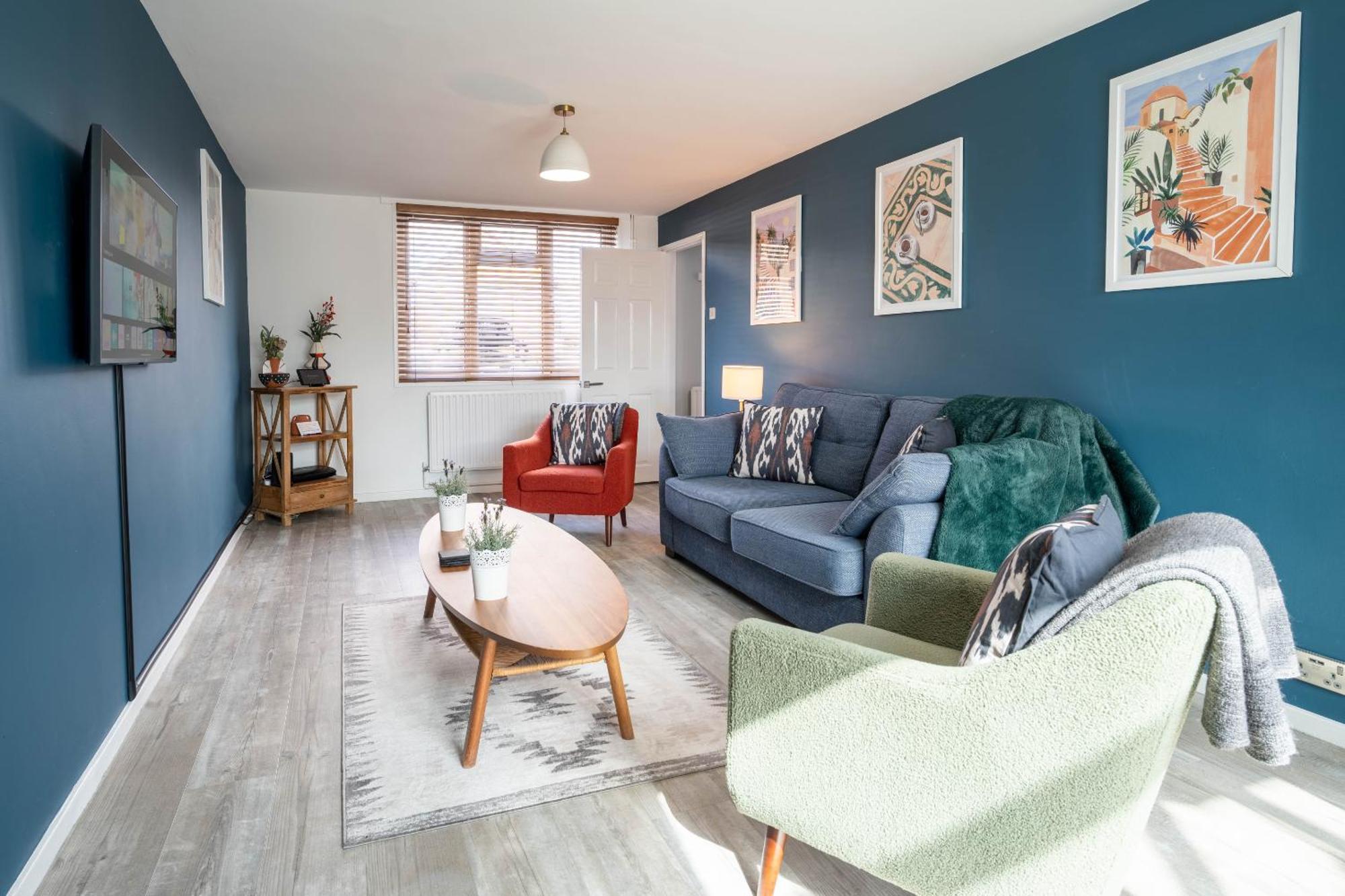 Gatwick Place - 4 Bed 2 Bath Self Contained House With Private Garden Horley Ngoại thất bức ảnh